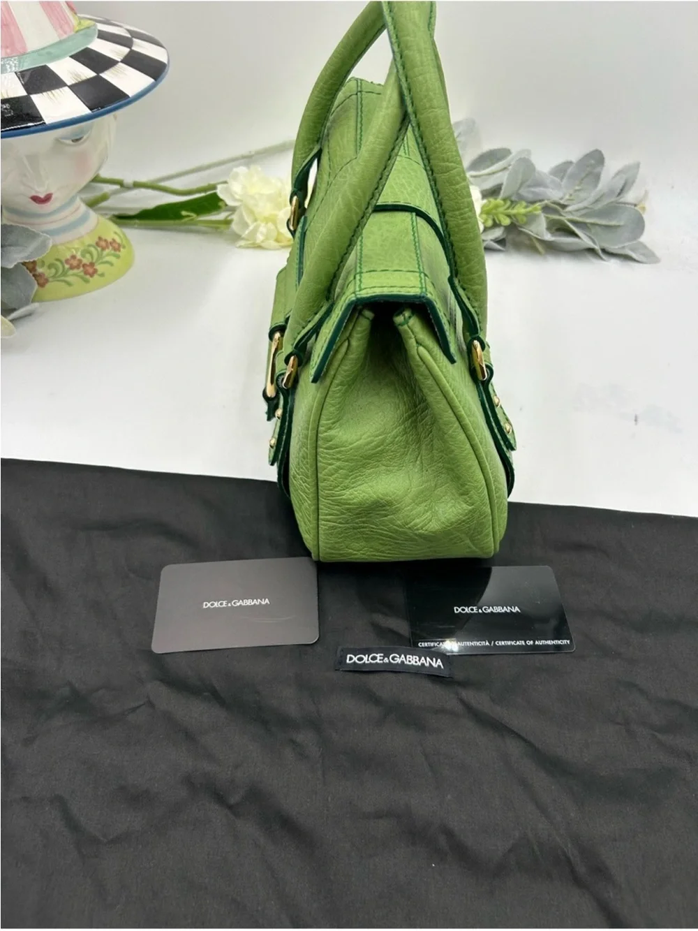 Women’s vintage dolce & Gabbana grainy, leather satchel in neon green made Italy